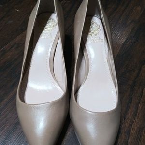 Vince Camuto pumps